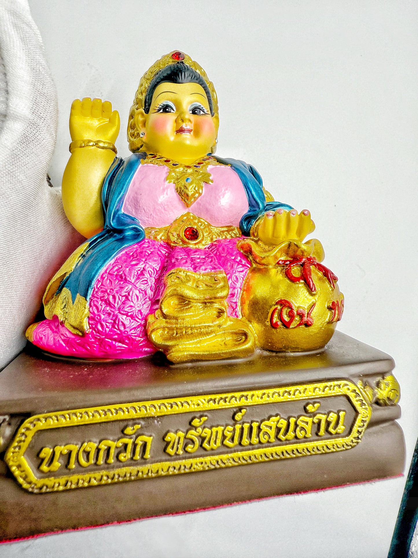 孔雀王 － 招財女神 x 守財女神供奉型一對 （ 中尺寸）