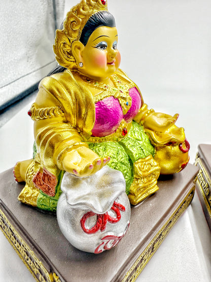 孔雀王 － 招財女神 x 守財女神供奉型一對 （ 中尺寸）