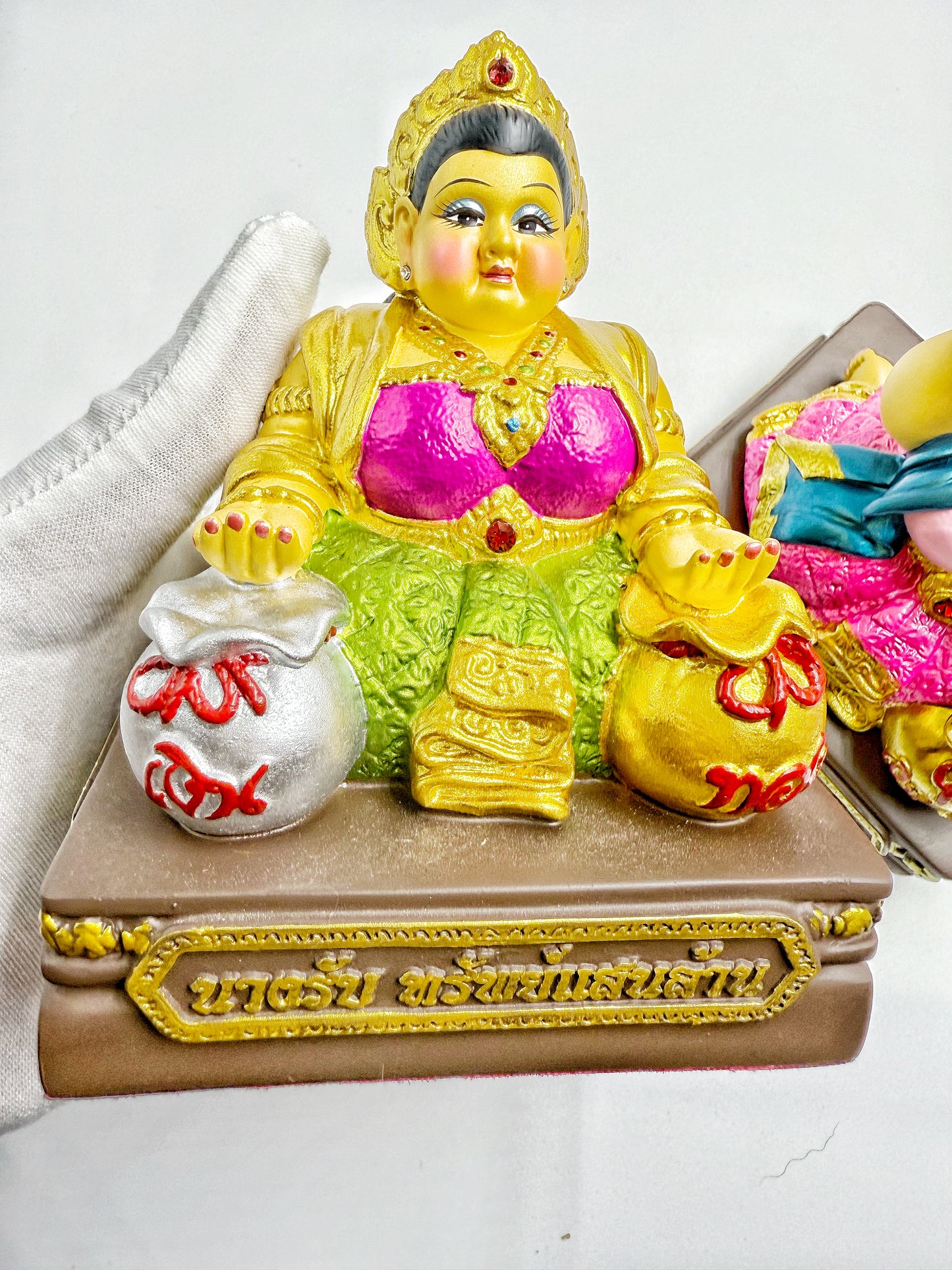 孔雀王 － 招財女神 x 守財女神供奉型一對 （ 中尺寸）